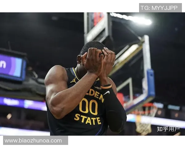 勇士在季后赛激战中以3比2战胜火箭展现强大实力与团队默契